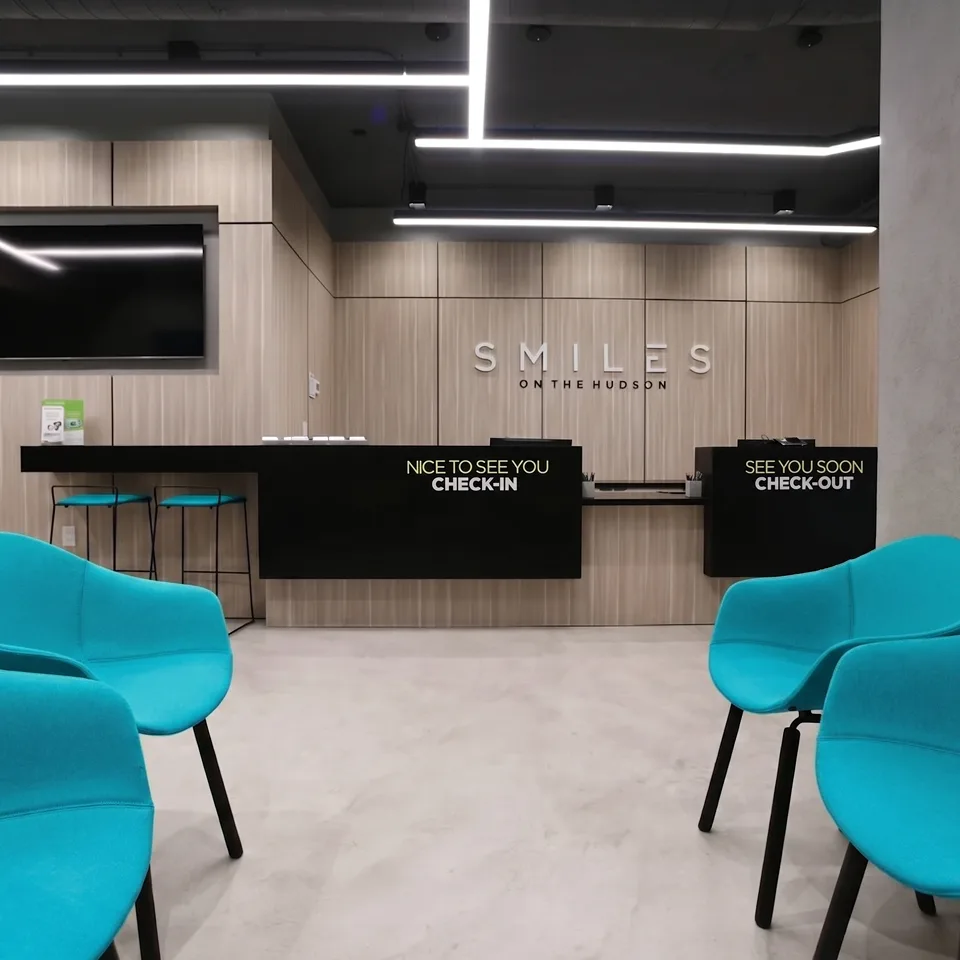 Smiles on the Hudson front desk and reception area